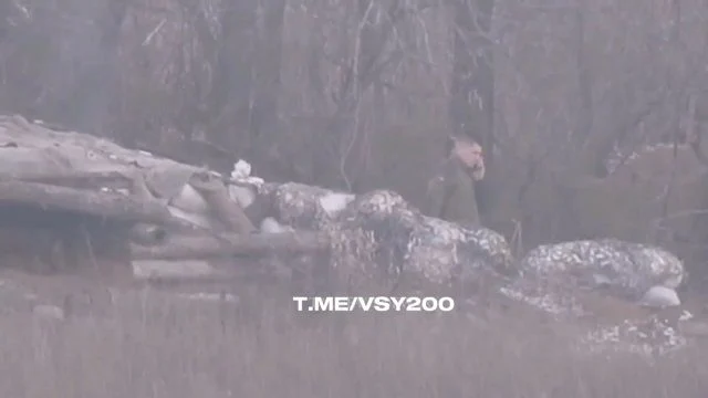 Watch in Ukraine: Soldier with a phone against Russian sniper rifle