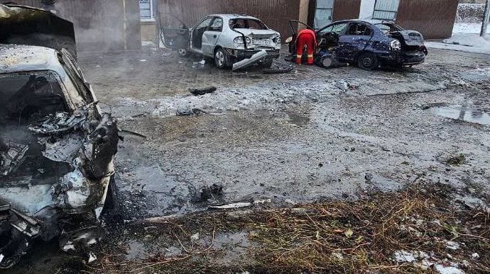 Russians hit parking lot in Kherson in morning, killing two civilians