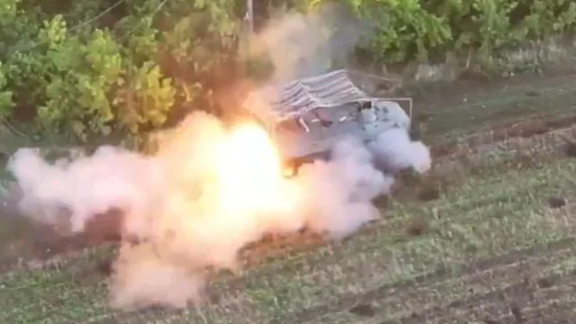 M2 Bradley set fire to a Russian MT-LB after a hail of bullets