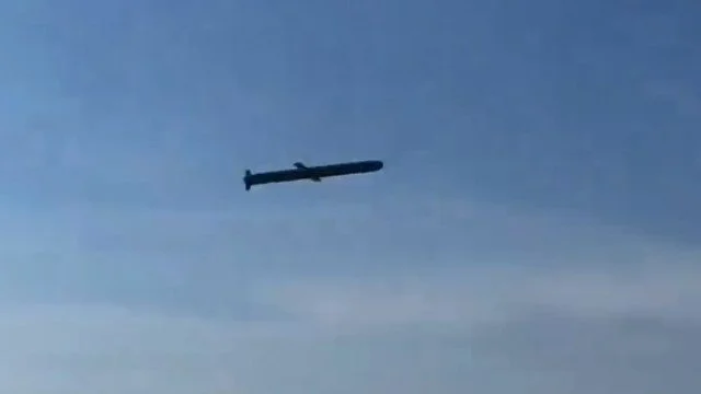 Fishermen film low-flying cruise missiles from Caspian to Black Sea