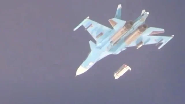 RuAF Su-34 dropped a 3-ton FAB-3000 bomb near Russia’s Kursk