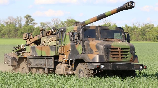 Russia obliterates three French Caesar self-propelled howitzers